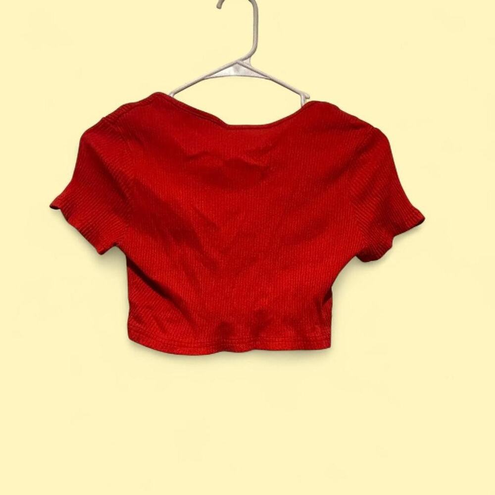 Red crop top size medium - Picture 2 of 2